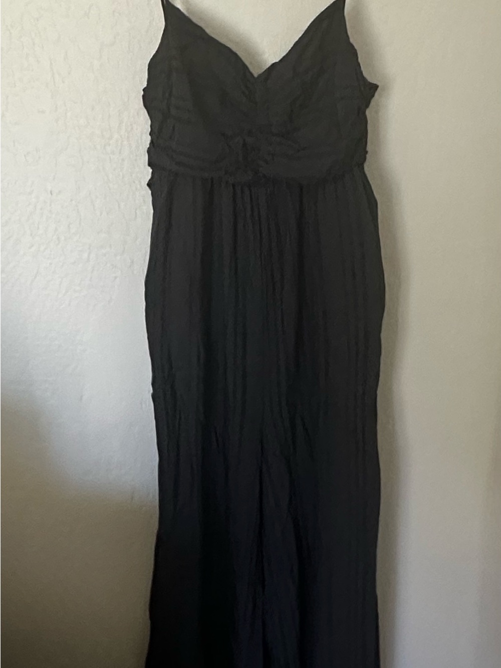 Black V-Neck Sleeveless Maxi Dress